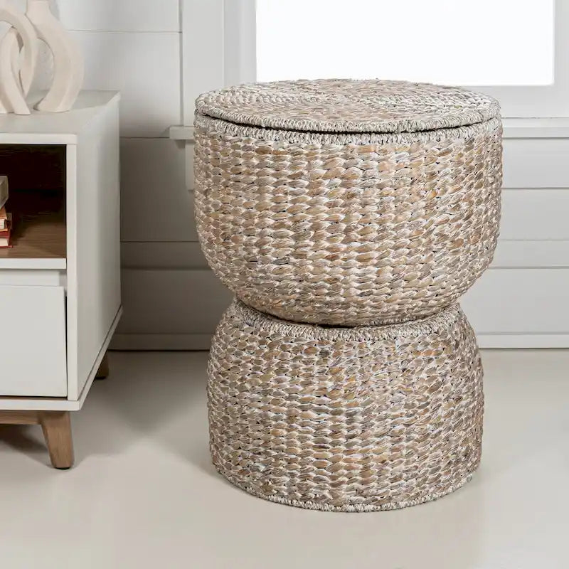 Table d'appoint de rangement 18 po en jacinthe d'eau tressée à la main, avec couvercle, forme sablier