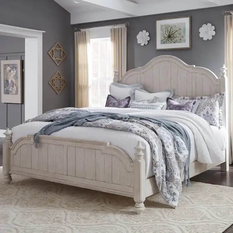 Lit à baldaquin Queen Farmhouse Reimagined Antique White avec finition Chestnut