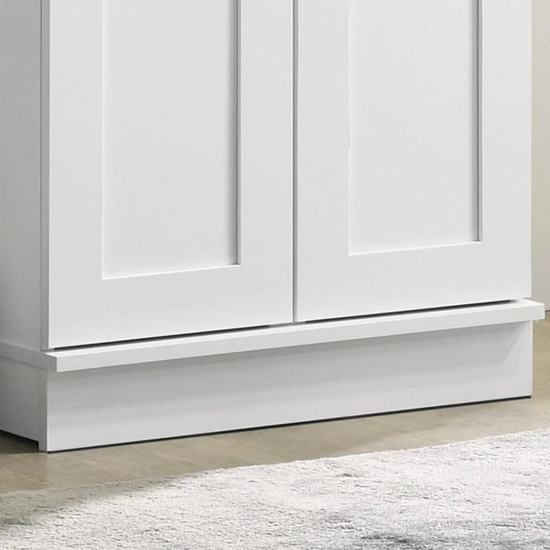 Meuble de rangement blanc épuré avec portes à cadre en relief